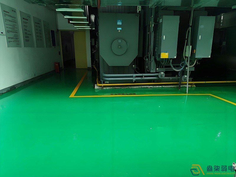 機房建設選用環(huán)氧防靜電地坪的好處？
