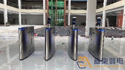 工廠考勤通道閘機選什么合適？